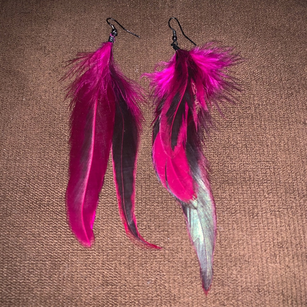 Feather earrings and hair clip